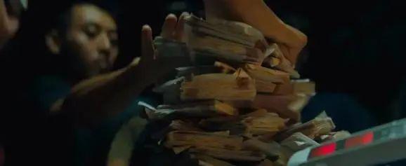 太嚣张！《孤注一掷》导演被境外IP威胁，中国警察4字回应