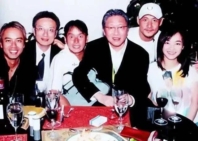 贵圈史上最诡异的离婚大瓜，背后故事太抓马了。