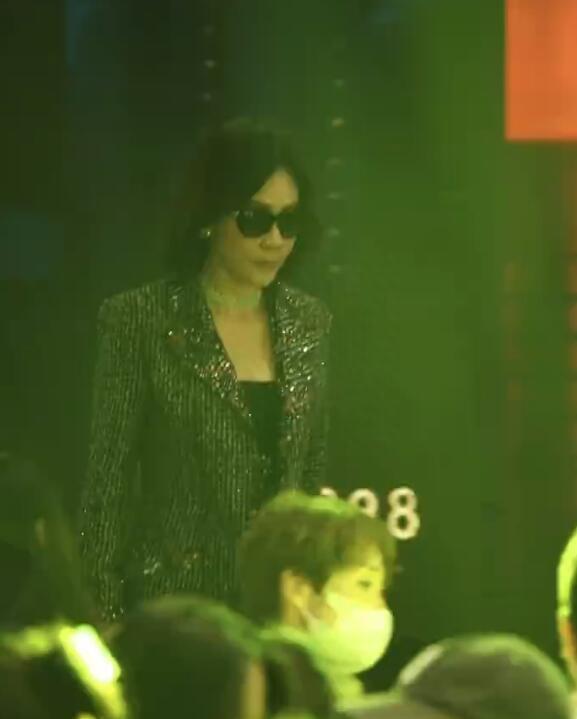 梁朝伟刘嘉玲情断风波升级！两人无交流表情尴尬暴露关系