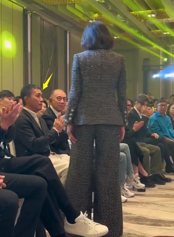 梁朝伟刘嘉玲情断风波升级！两人无交流表情尴尬暴露关系