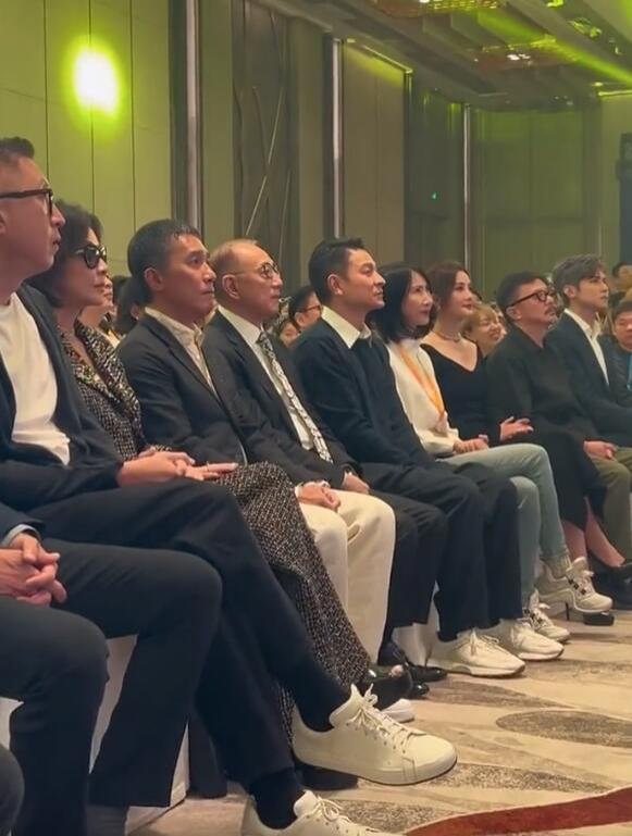梁朝伟刘嘉玲情断风波升级！两人无交流表情尴尬暴露关系