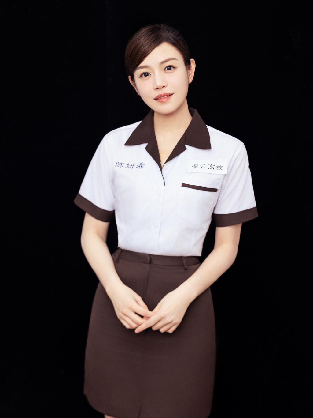 梦回沈佳宜！陈妍希穿学生装扎马尾青春活力