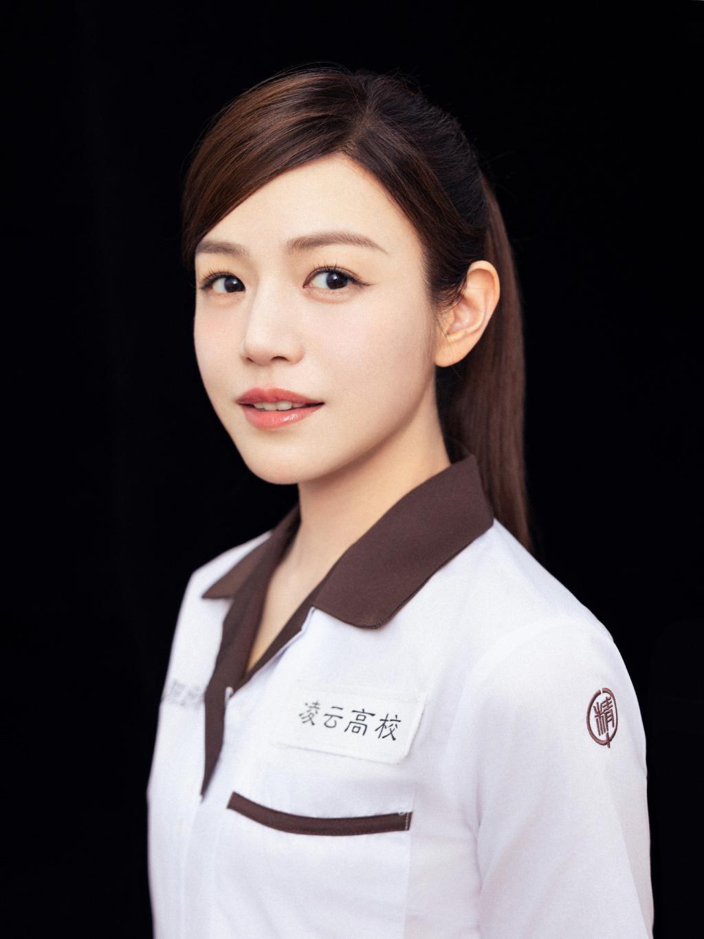梦回沈佳宜！陈妍希穿学生装扎马尾青春活力