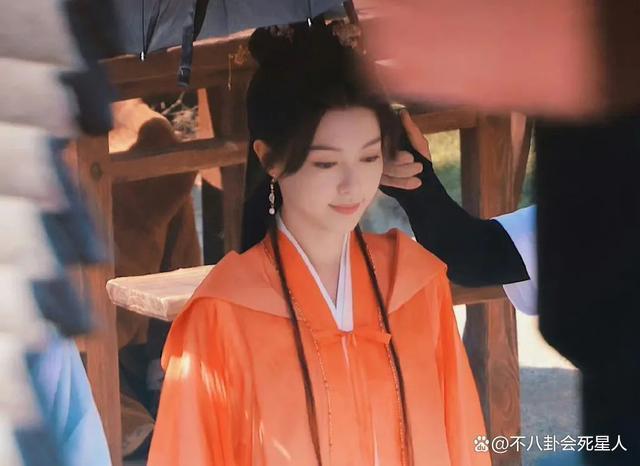 新剧未播就一片槽声，演17岁少女，唐嫣把路走“窄”了