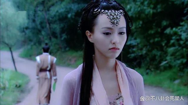 新剧未播就一片槽声，演17岁少女，唐嫣把路走“窄”了