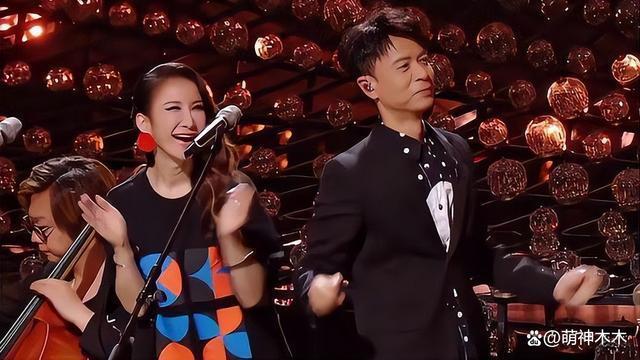 歌手萧潇为李玟发声！斥《好声音》声明蠢笨