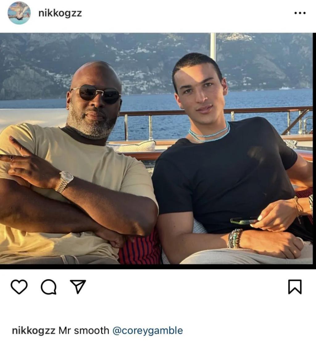 贝佐斯桑切斯游艇订婚派对，顶豪朋友圈又让人震惊？
