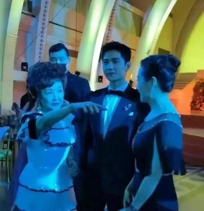 女毯星和超模，为啥独爱井柏然
