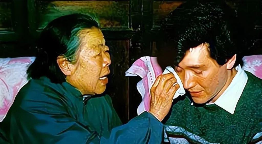 看了费翔的腹肌，我和我妈都笑了