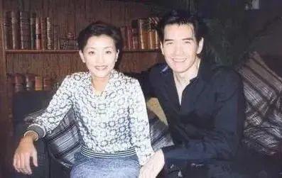 看了费翔的腹肌，我和我妈都笑了