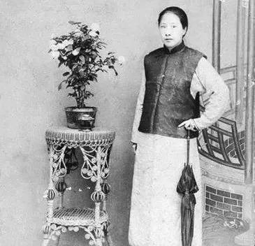 民国第一女首富，该不会是穿越过去的吧？