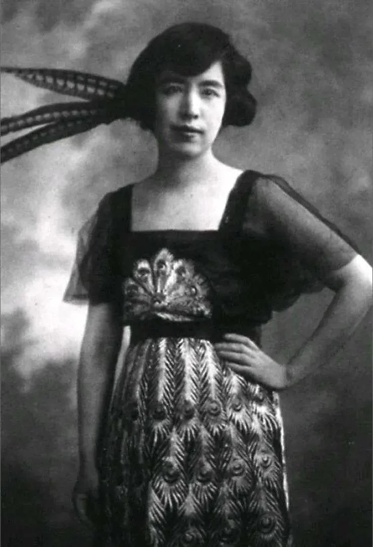 民国第一女首富，该不会是穿越过去的吧？