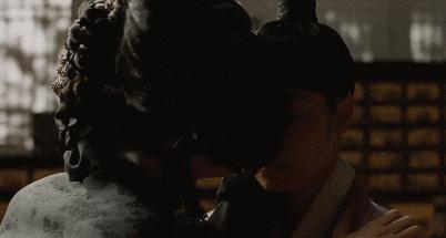 这美女，谁看了不流鼻血？！