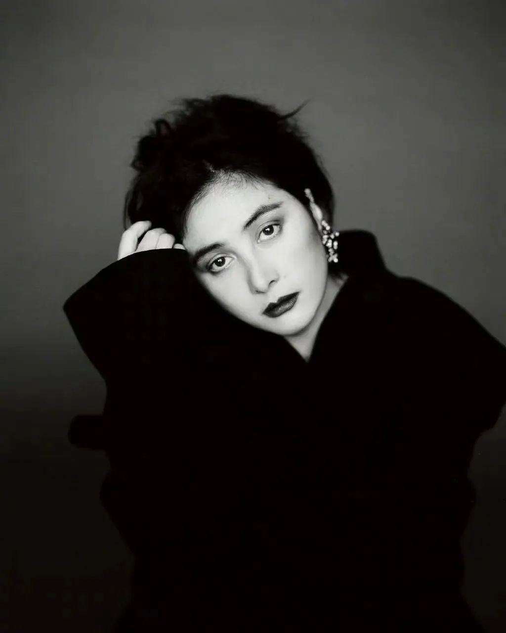 豪门自有真情在！他娶到这老婆真是烧高香了……