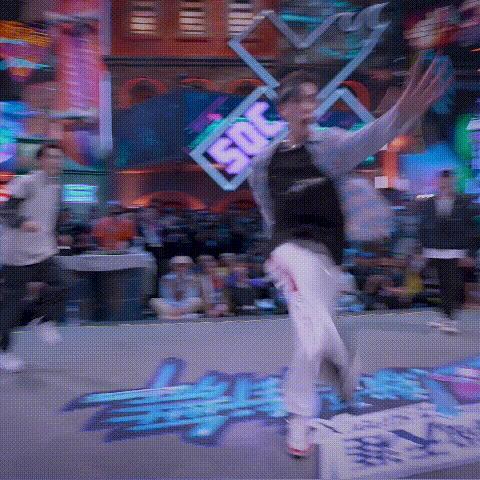 赚了8亿，互相甩锅？