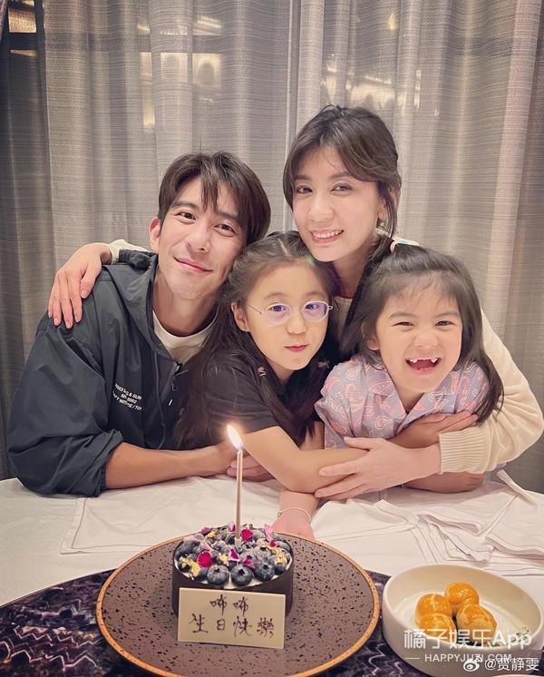 还记得贾静雯的女儿们吗？她们这么大了？