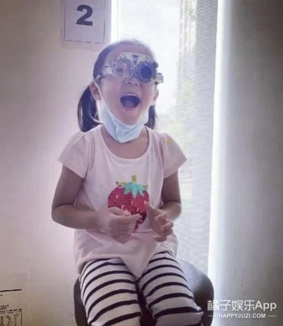 还记得贾静雯的女儿们吗？她们这么大了？