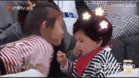 还记得贾静雯的女儿们吗？她们这么大了？