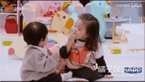 还记得贾静雯的女儿们吗？她们这么大了？