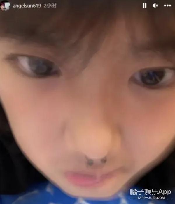 还记得贾静雯的女儿们吗？她们这么大了？