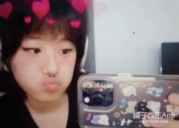 还记得贾静雯的女儿们吗？她们这么大了？