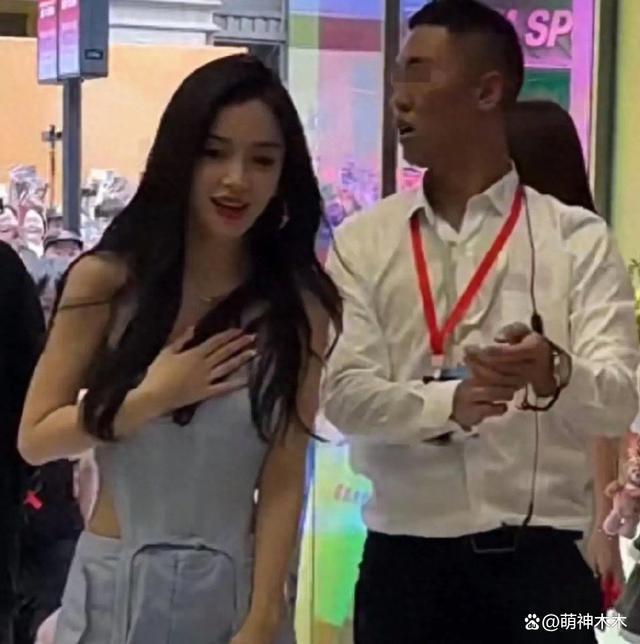 杨颖出行安保阵仗大，特警长排维护开路，网友怒斥浪费资源