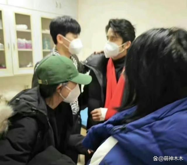 蓝台节目有多狠？赵丽颖差点溺水，张杰缺氧晕倒，钟楚曦吃救心丸