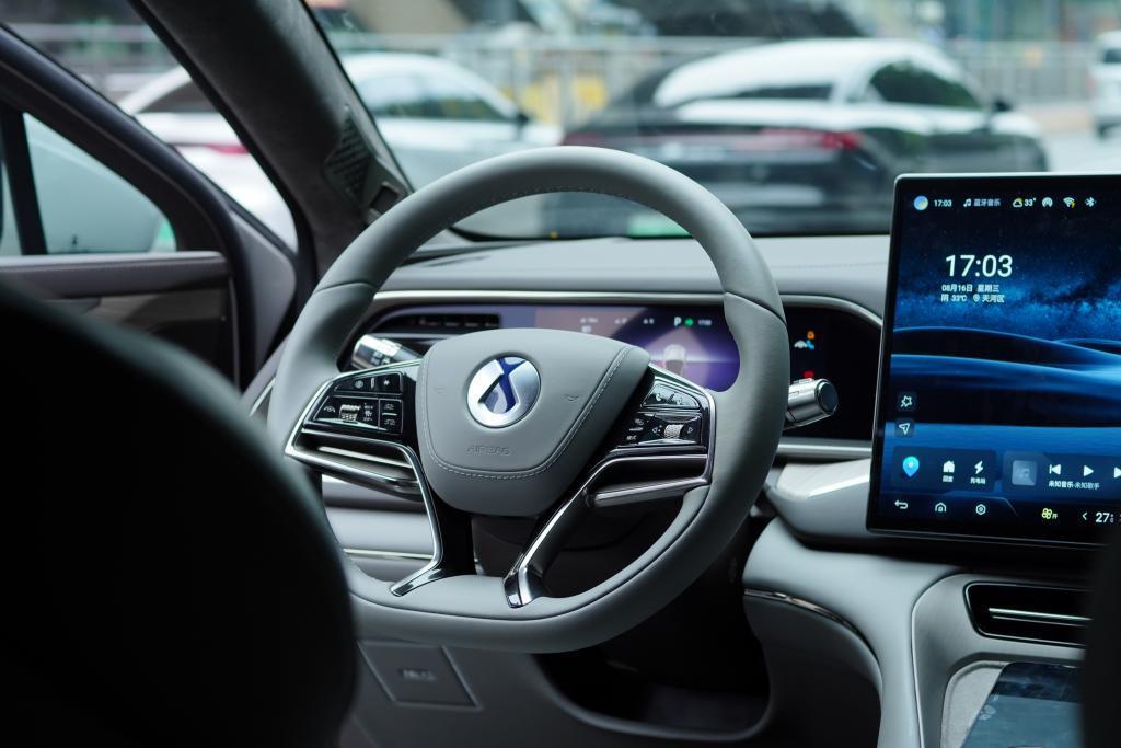 腾势N7体验报告：比亚迪第一款猎装跑车做好了吗？