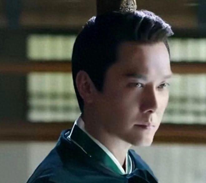 冯绍峰新剧差评一片！45岁演26岁少年，脸部僵硬撞脸吴刚