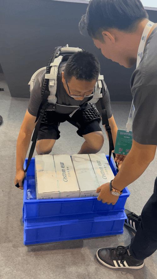 天才少年稚晖君也发布了实机，机器人突然就到处都是了！