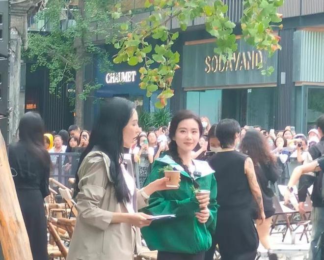 36岁刘诗诗活动人气暴跌，生图被嘲“中年普信女”