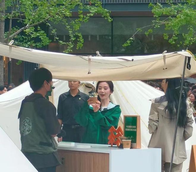 36岁刘诗诗活动人气暴跌，生图被嘲“中年普信女”