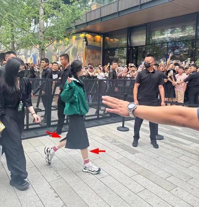 36岁刘诗诗活动人气暴跌，生图被嘲“中年普信女”