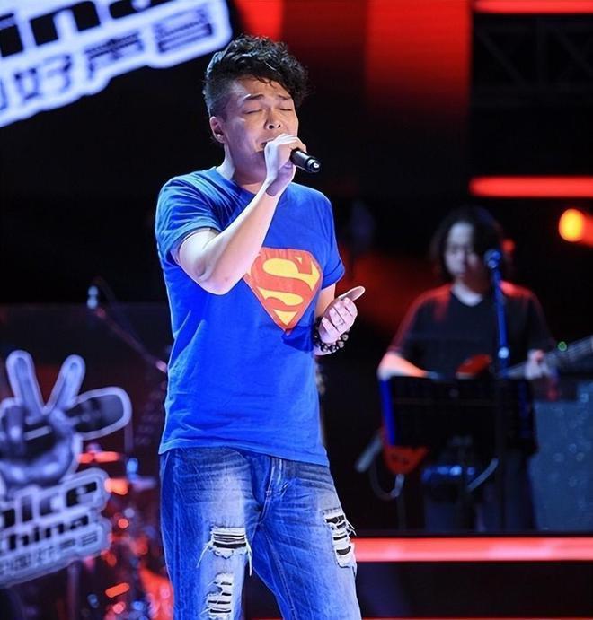 杨坤学员为李玟发声！否定50万转椅子肯定合同传闻