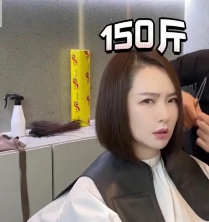 戚薇李承铉携女儿出行，8岁Lucky身高喜人