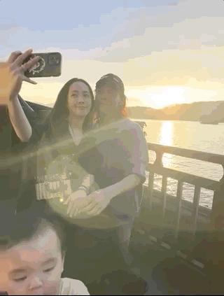 向佐晒与郭碧婷游西湖，首曝儿子高清正面照，弟弟似混血