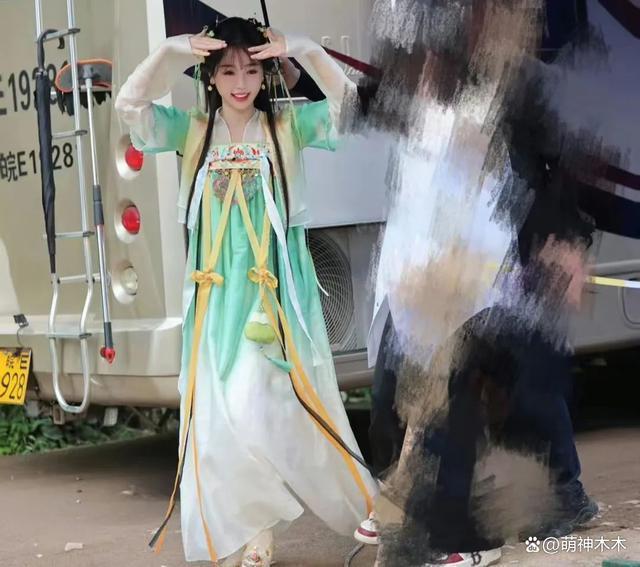 虞书欣新剧路透生图引热议，被嘲和粉丝精修差距大