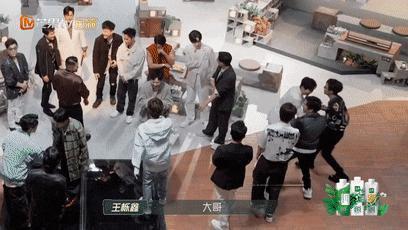 为了红，这些“糊咖”真的拼了