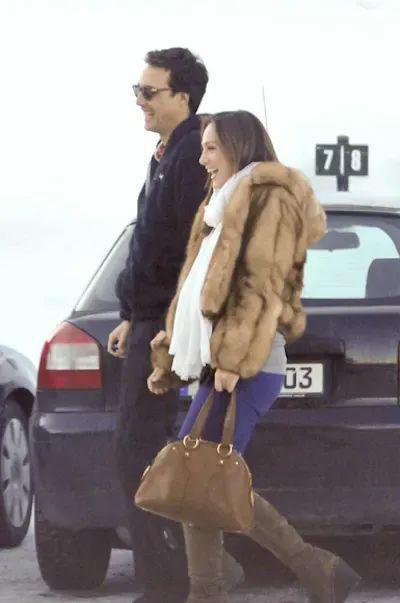 西班牙女侯爵大婚，欧洲贵族也开始流行“姐弟恋”了？