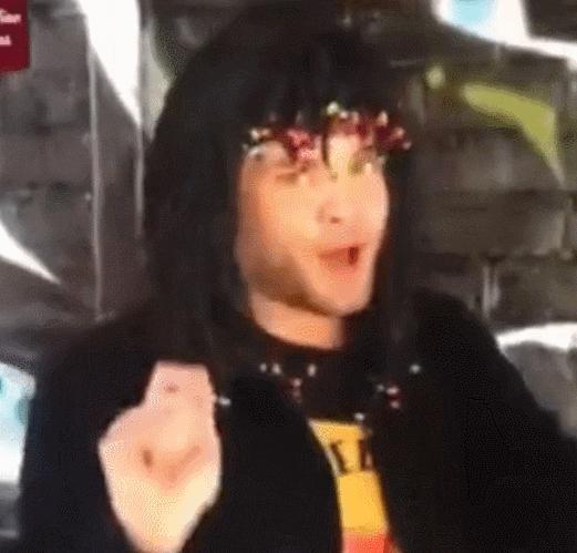 当红女歌手发疯骂粉丝，无脑维护男友，一月内狂掉50万粉