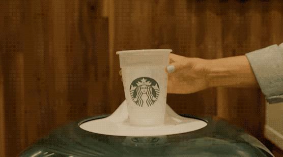 星巴克想让它最经典的纸杯「消失」