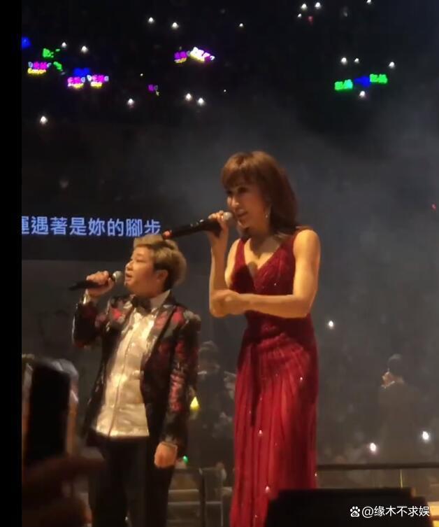 《好声音》风波未止，李玟二姐却登舞台歌唱，多次表示想出道！