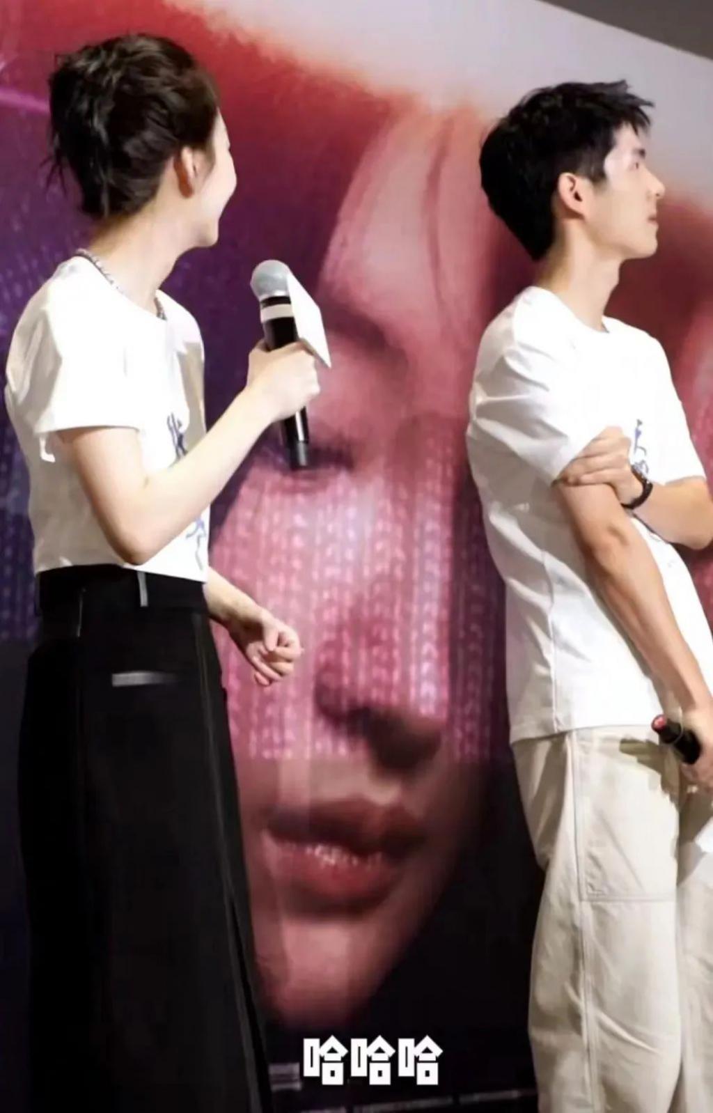 周冬雨刘昊然《燃冬》首映礼避嫌，男方冷脸回避，气氛尴尬