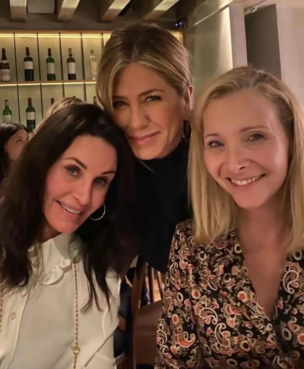 你最爱的女孩60岁了,她还和过去一样酷