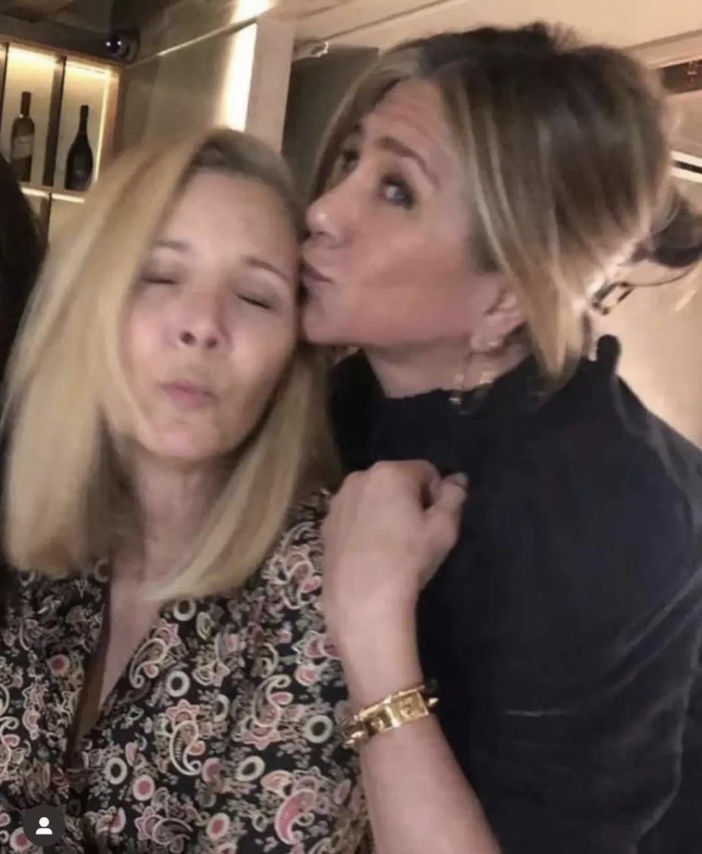 你最爱的女孩60岁了,她还和过去一样酷