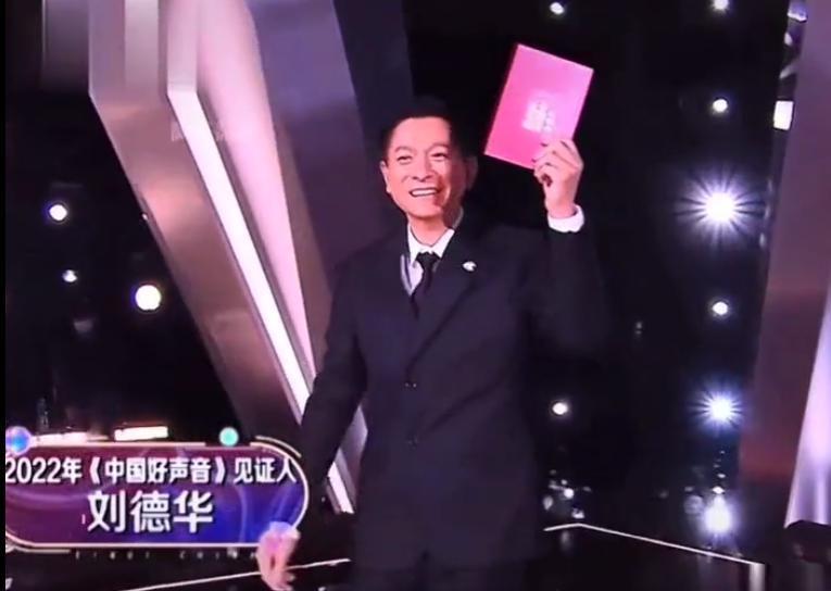 业内谈李玟风波：大众很快会忘记，制作方换个节目照样风生水起