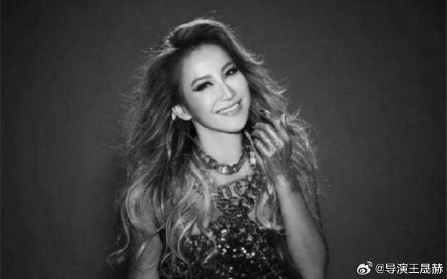 好声音学员杨灿晒李玟生前聊天语音“她真的心系乐坛”