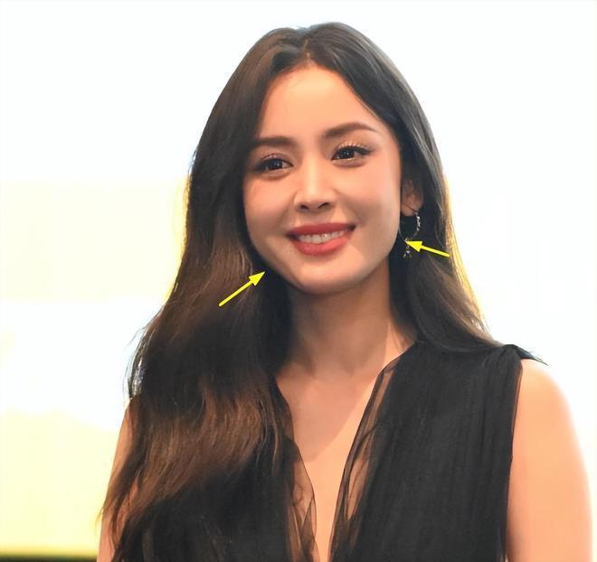 古力娜扎现身电影首映疑状态不佳 对女二态度敷衍