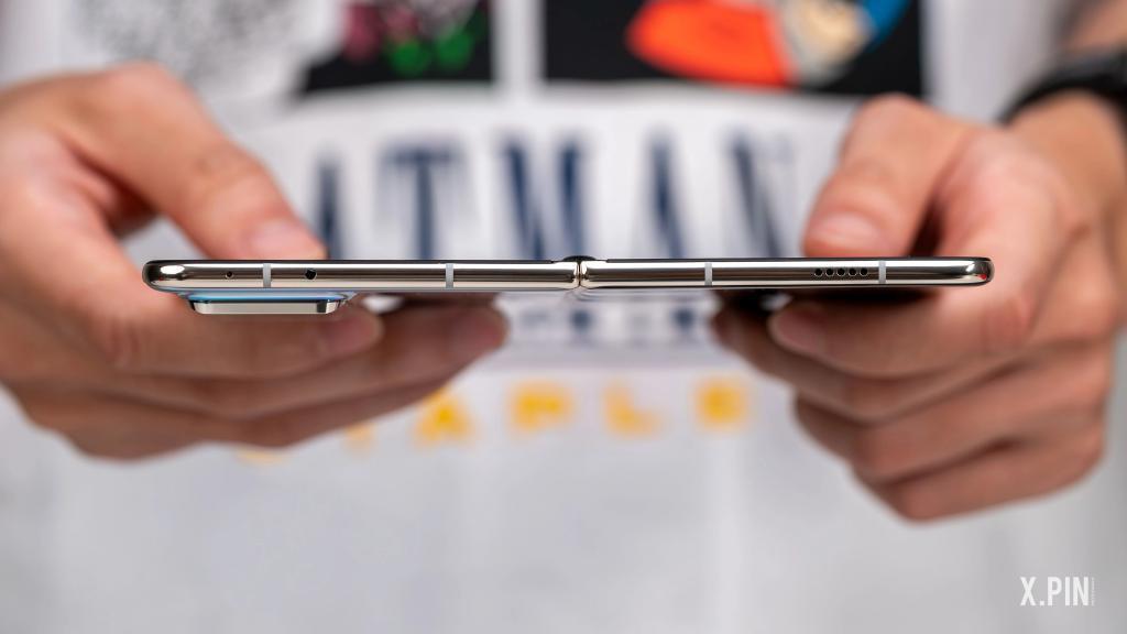 展开只有4.7毫米的折叠屏手机，被荣耀做出来了。