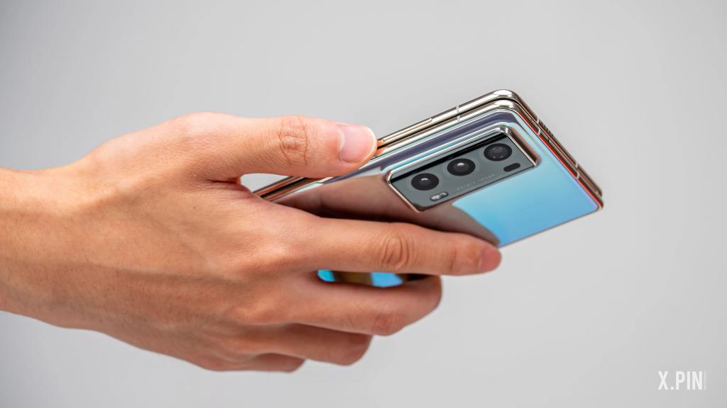 展开只有4.7毫米的折叠屏手机，被荣耀做出来了。